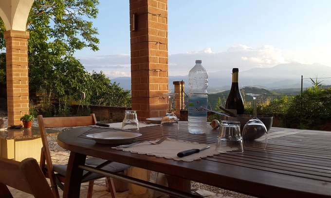 Atri House | 5* views Air-conditioning. Shown on TV. Mountains & Sea. Abruzzo Nature Reserve.