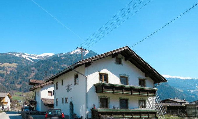 Fuegen Apartment | 50 m² Apartment ∙ 2 bedrooms ∙ 4 guests