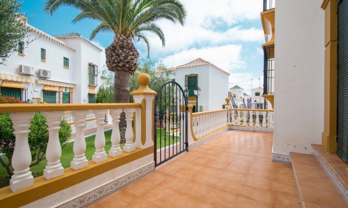 Torrevieja House | 50 m² Bungalow ∙ 2 bedrooms ∙ 5 guests