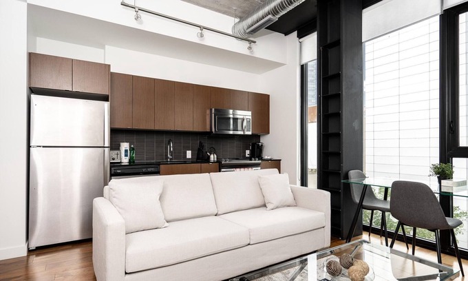Downtown Winnipeg Condo | (508)Downtown Bright & Cozy 1 Bdr Glasshouse+Fast WiFi(311)