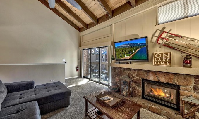 South Lake Tahoe House | 513 Pine Grove