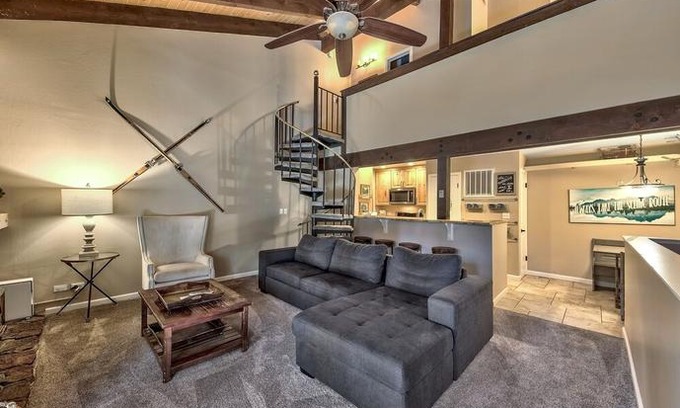 South Lake Tahoe House | 513 Pine Grove