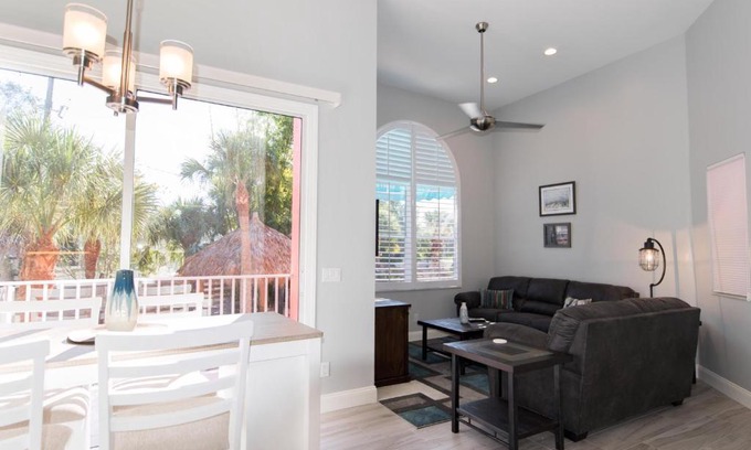 Siesta Key Village House | 5209A Calle Menorca - Siesta Key Village Condo