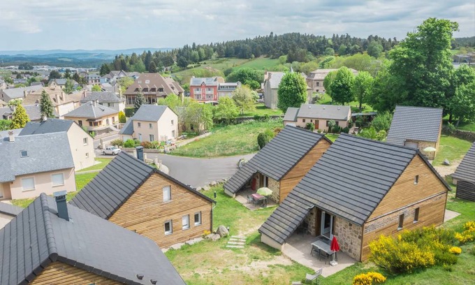 Aumont-Aubrac House | 53 m² House ∙ 3 bedrooms ∙ 8 guests