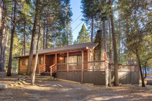 North Wawona Ski Chalet | 55 Deer Creek