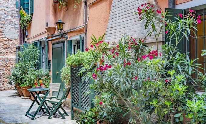 Dorsoduro Apartment | 55 m² Apartment ∙ 1 bedroom ∙ 3 guests