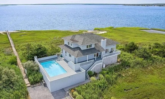 Westhampton Beach House | 552 Dune Rd West Hampton Beach