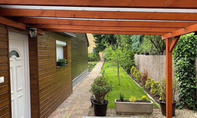 Istvantelek House | 55m2 house with terrace near the heart of Budapest, ideal for relaxing