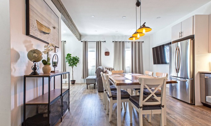 Cote-Saint-Paul Apartment | 5705-Modern 2 BD / fully equipped, near DT MTL
