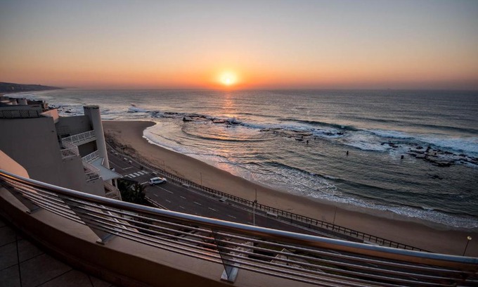Umdloti Apartment | 5A Sugar Beach with Inverter