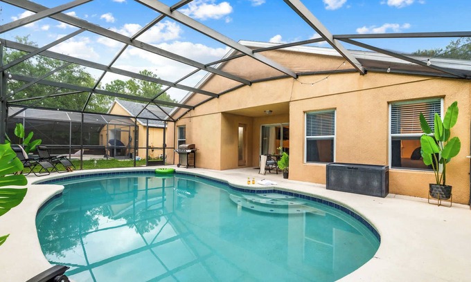 Sandy Ridge Villa | 5BR Heated Pool & Grill w/Pool Table & Darts!