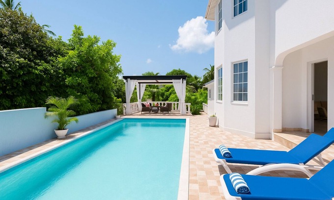 Tower Isle Villa | 5BR Oceanview Villa with Chef, Pool & Beach Access – Sleeps 14, Ocho Rios