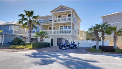 Emerald Waters Village House | 5BR One Block to Beach- Hot Tub- Pool- Golf Cart- Pets
