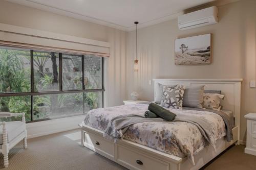Burrum Heads House | 5BR with pool, games room, sleeps up to 10 guests