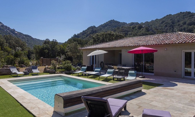 Sotta House | 6-8 person villa with heated pool in a quiet location