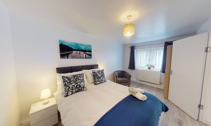 Chatham House | 6 Bed Charles House, Chatham - Kent