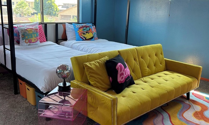 Surprise House | 6 bedroom family house with Private pool minutes from spring training facilities