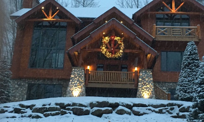 Windham House | 6-bedroom SKI Off Chateau at Windham Mountain Club with WiFi