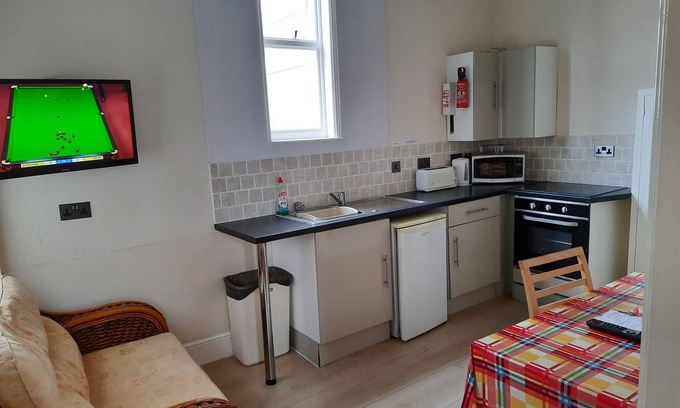 Great Yarmouth Apartment | 6 berth, first floor flat, Glen Villa 5