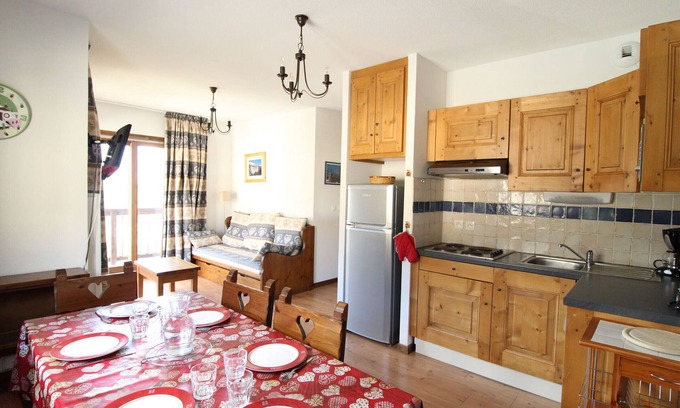 Aussois Apartment | 6-person apartment with balcony and internet in Aussois