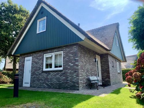 Sint Maartensvlotbrug House | 6-person holiday home with garden