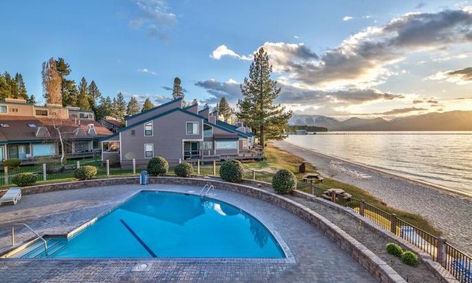 South Lake Tahoe Apartment | 621 Lakeview