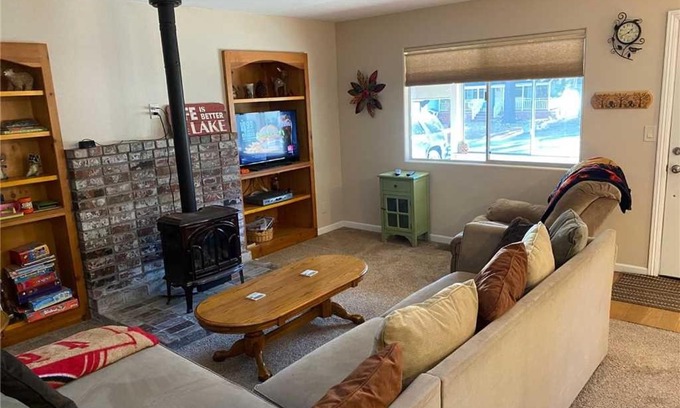 North Upper Truckee House | 645 Kiowa home