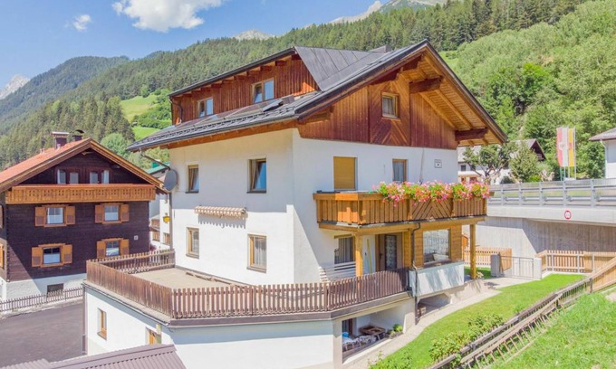 Pettneu am Arlberg Apartment | 65 m² Apartment ∙ 2 bedrooms ∙ 5 guests