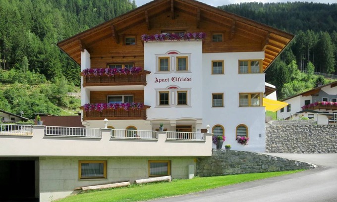See Apartment | 65 m² Apartment ∙ 4 bedrooms ∙ 8 guests