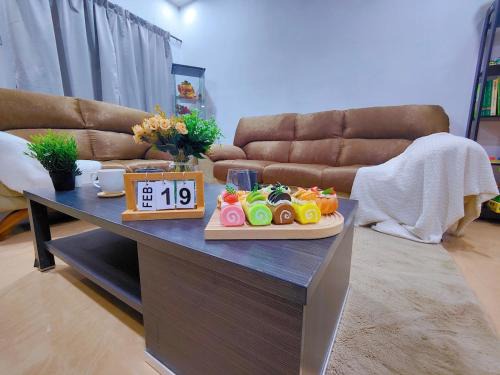Taman Setia Indah House | 67 Cozy l Full House Air Conditioning Mahjong Rami Game Machine Soccer Table Sleeps 12 People 8 Minutes to Austin City Center Nanyang Street Water Park