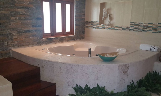 Sosua Villa | 6BD Luxury Villa near Beach, with Pool/Billiard/Jacuzzi/BBQ