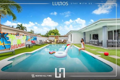 Coral Terrace House | 6BR Ultimate Retreat Pool, Sports Court & BBQ L10