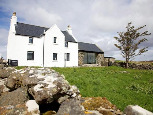 Caroy House | 7 Greep