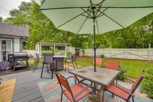 Quitman House | 7 Mi to Lake Fork Cottage with Deck in Quitman