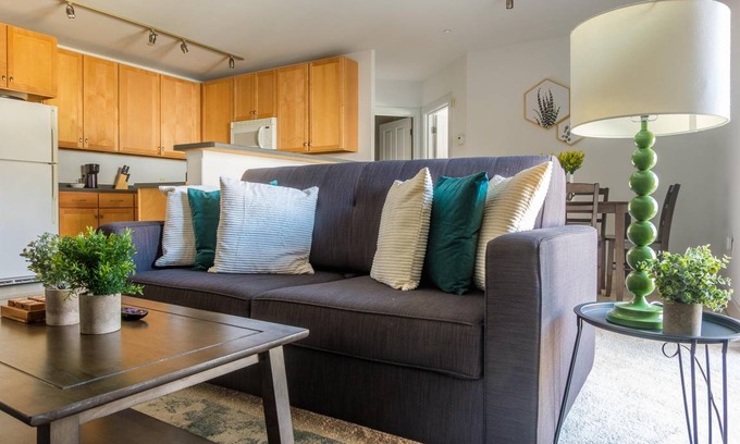 Historic Third Ward Apartment | 70 m² Apartment ∙ 1 bedroom ∙ 2 guests