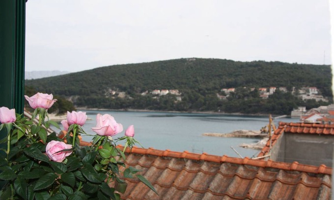 Pucisca Apartment | 70 m² Apartment ∙ 2 bedrooms ∙ 5 guests