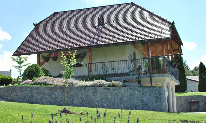 Vojnik House | 70 m² House ∙ 2 bedrooms ∙ 8 guests