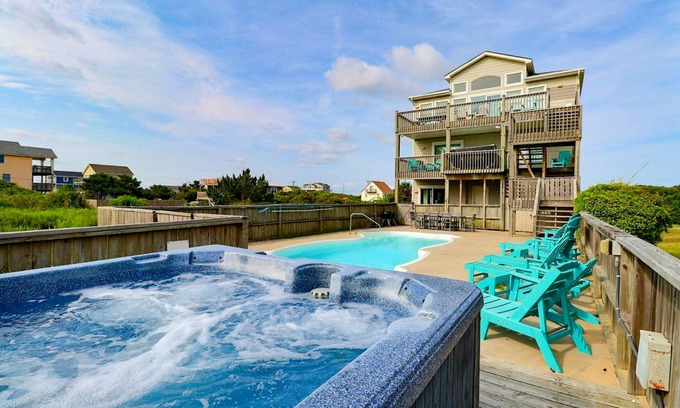 South Nags Head House | 7030 Explorers Beacon Oceanfront Pool & Hot Tub