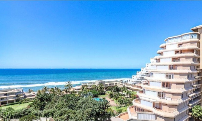 Umhlanga Apartment | 71 Sea Lodge Beachfront Apartment