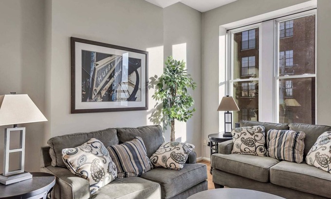 Soulard Hotel | 715a - Settle into Soulard! 4 beds 2 full baths