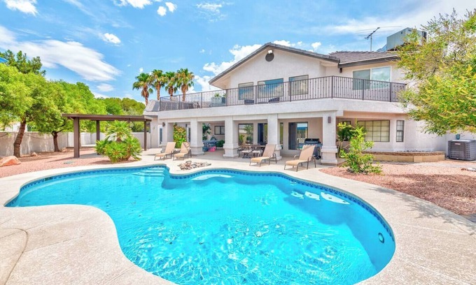 Las Vegas House | 777Rentals - 8BR/6BA - Southwest Castle