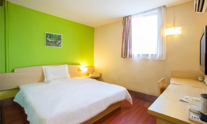 Hejiang Pavilion Hotel | 7Days Inn Niuwangmiao Metro Station