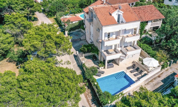 Okrug Donji House | 8 bedroom gorgeous home in Okrug Donji