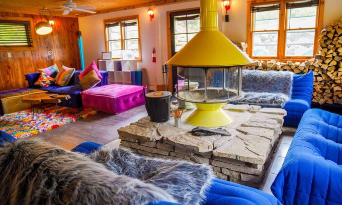 Plymouth House | 8 Bedroom Roadhouse btw. Killington & Okemo