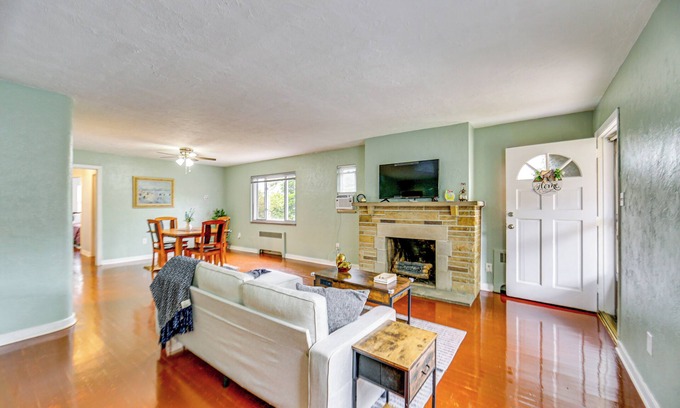 Forest Hills Apartment | 8 Mi to Dtwn: Retreat w/Balcony in Pittsburgh!