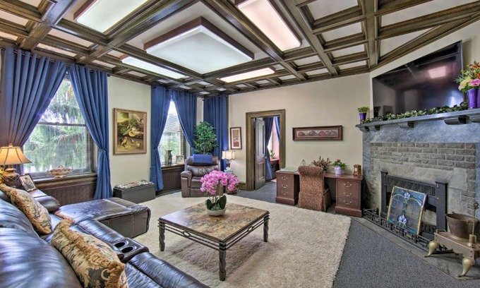 Annville House | 8 Mi to Hersheypark Luxe Manor in Annville