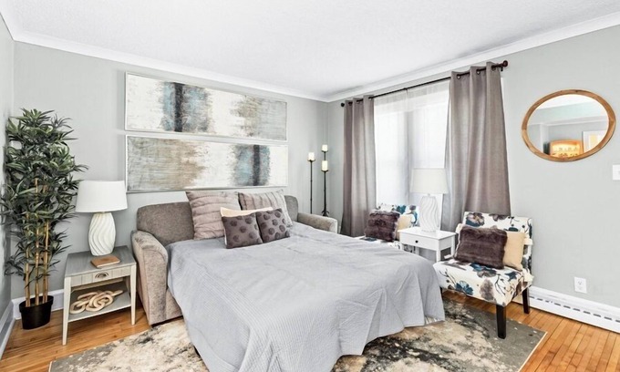 Superior House | 8 Minutes to Duluth, Craft District, Bayfront Park. Dog-Friendly!