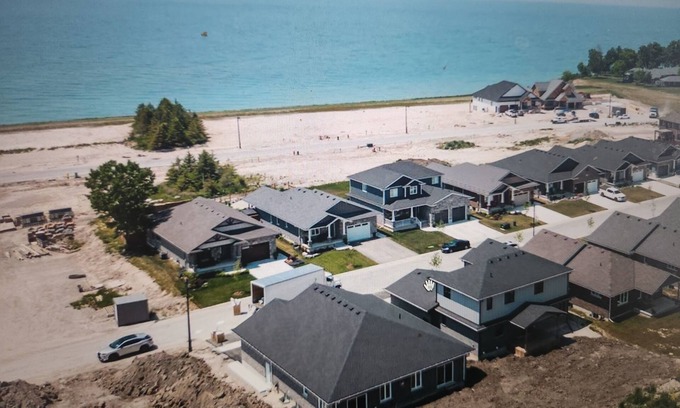 Goderich House | 8 Minutes to Huron Sand Beaches. Prettiest Town Goderichn