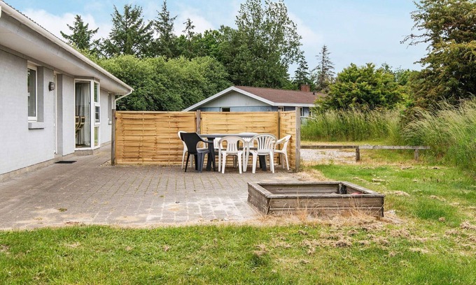 Jegum House | 8 person holiday home in Oksbøl