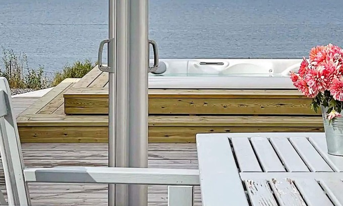 Aure House | 8 person holiday home in Lesund